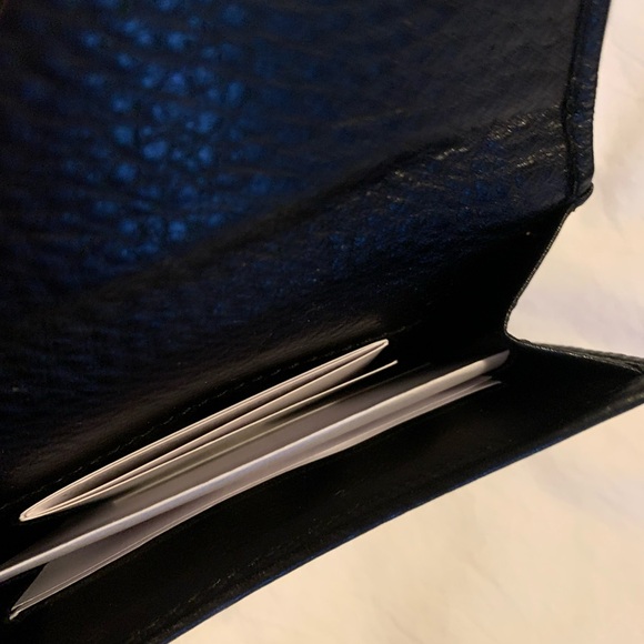 Authentic Gucci Leather Wallet - Picture 3 of 14